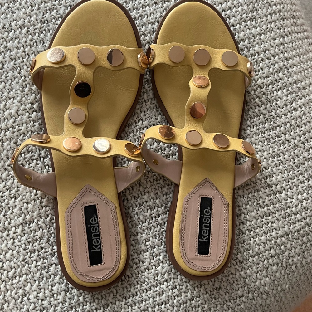 DSW sandals 7.5 (NWT)